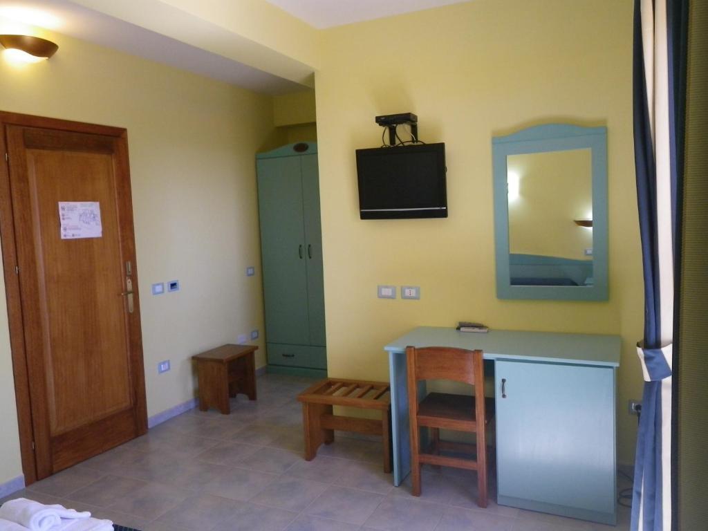 Hotel Costa Antiga SantʼAnna Arresi Quarto foto